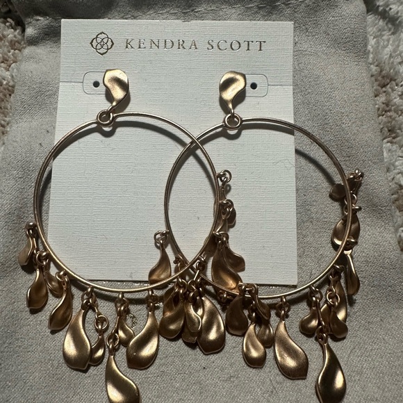 Kendra Scott Earrings EUC rose gold - Picture 2 of 3